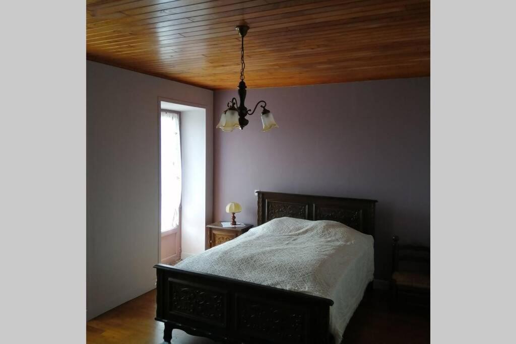 Maison familiale Voutezac Bagian luar foto