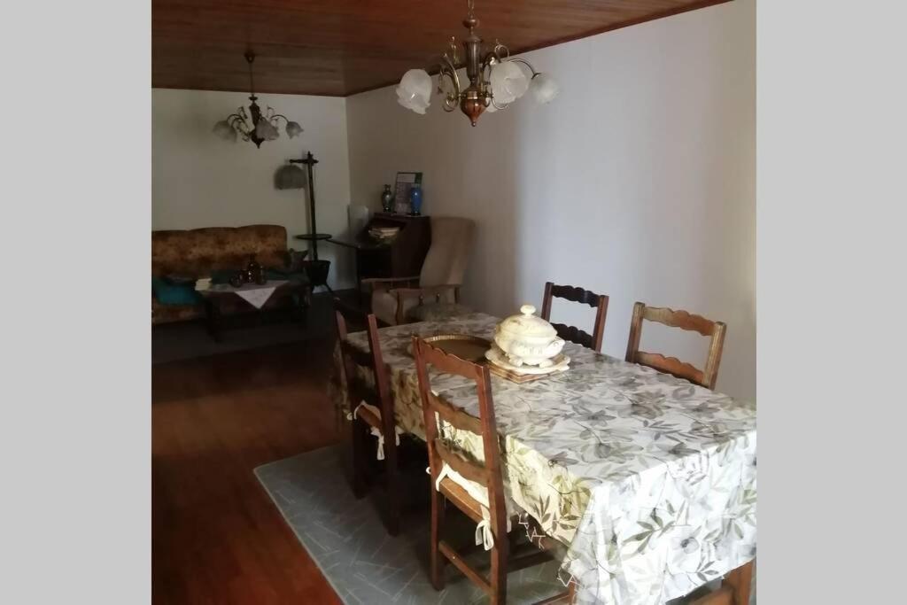 Maison familiale Voutezac Bagian luar foto