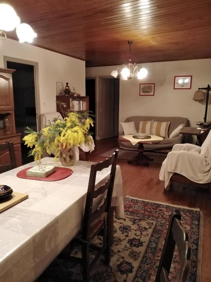 Maison familiale Voutezac Bagian luar foto