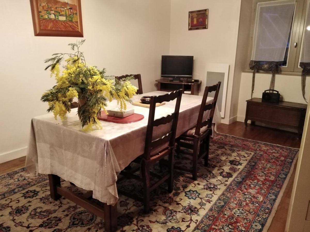Maison familiale Voutezac Bagian luar foto