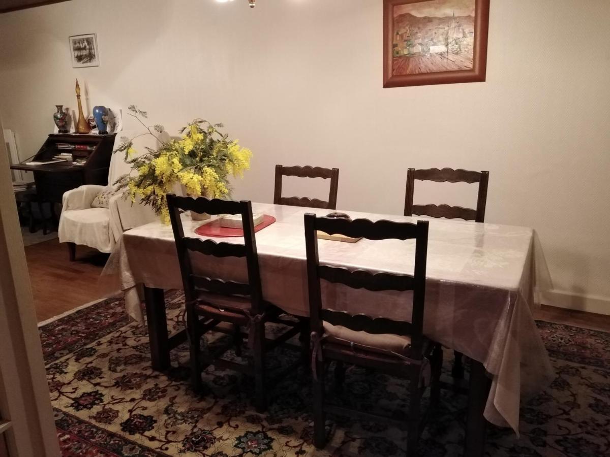 Maison familiale Voutezac Bagian luar foto